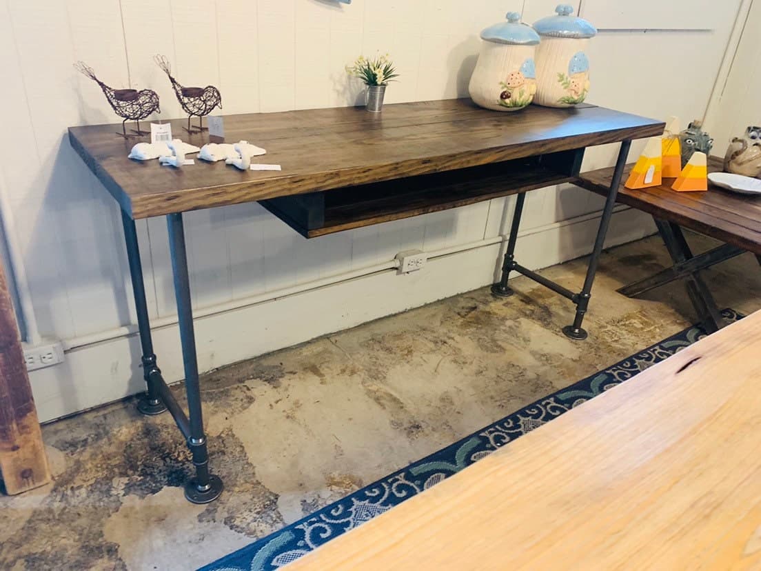 Письменный стол